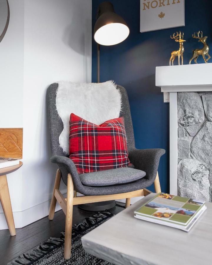 The Lookout Penthouse // A Luxe Suite In 휘슬러 외부 사진